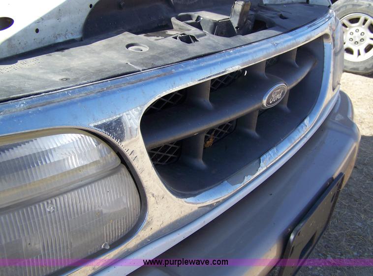 image for item 7285 2000 Ford Explorer Eddie Bauer SUV