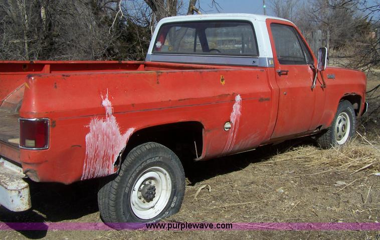 image for item 7286 1973 Chevrolet Custom 30 long bed pickup truck