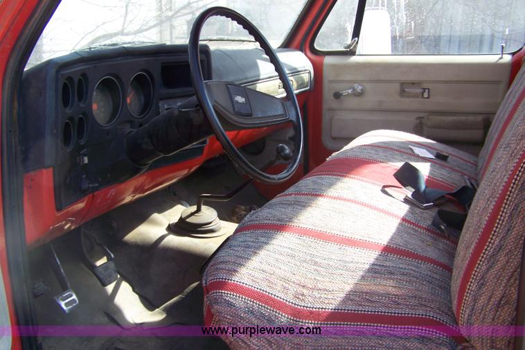 image for item 7286 1973 Chevrolet Custom 30 long bed pickup truck