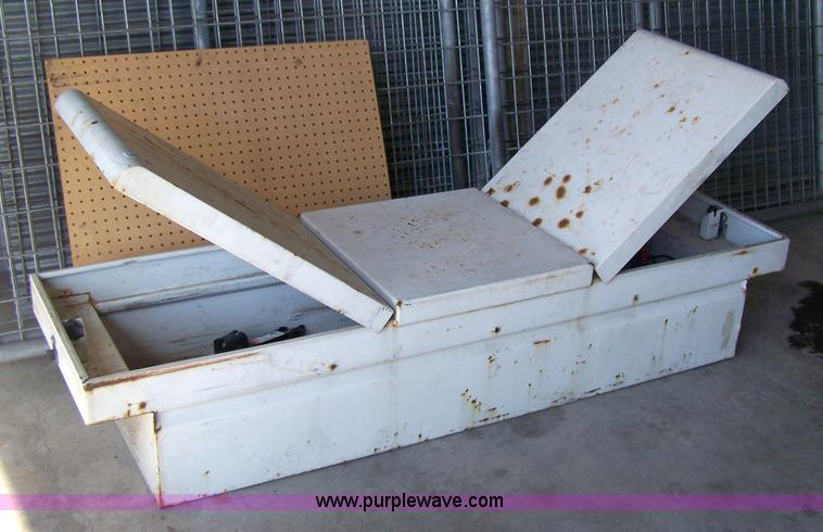 image for item 7289 Cross bed toolbox