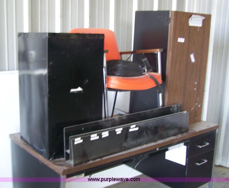 image for item 7292 Assorted furniture