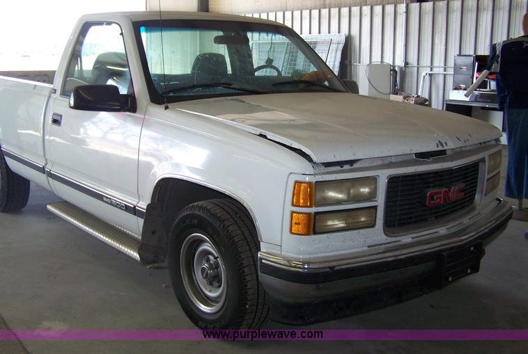 image for item 7294 1995 GMC Sierra C1500 SL long bed pickup truck