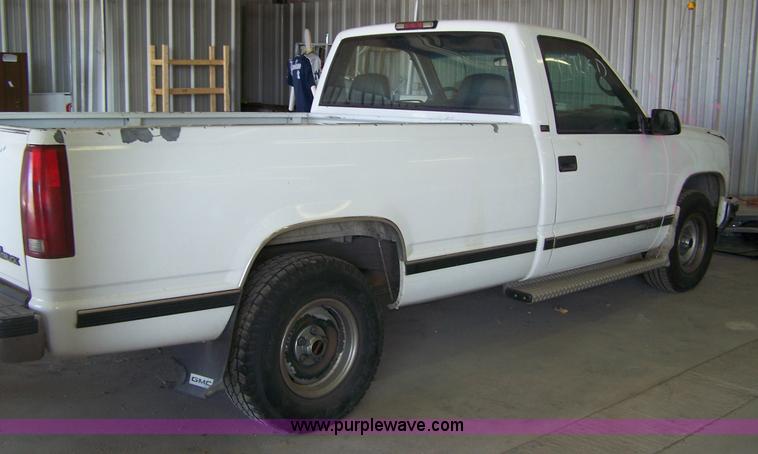 image for item 7294 1995 GMC Sierra C1500 SL long bed pickup truck