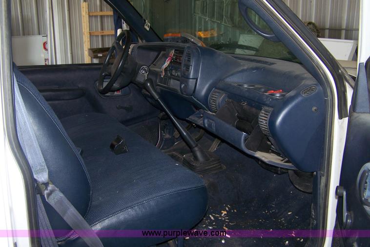 image for item 7294 1995 GMC Sierra C1500 SL long bed pickup truck