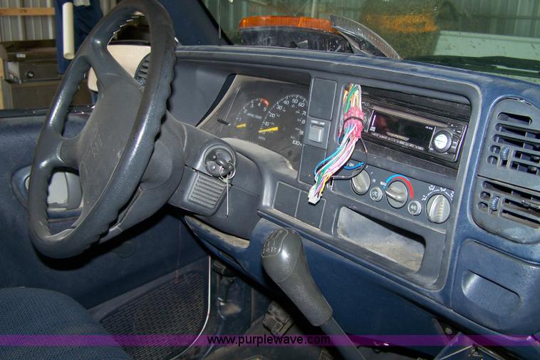 image for item 7294 1995 GMC Sierra C1500 SL long bed pickup truck