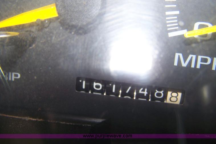 image for item 7294 1995 GMC Sierra C1500 SL long bed pickup truck