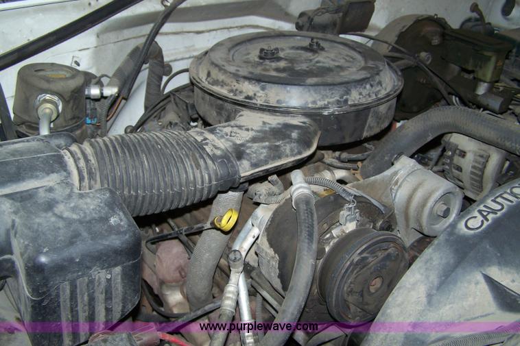 image for item 7294 1995 GMC Sierra C1500 SL long bed pickup truck