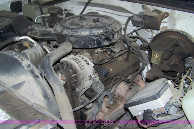 image for item 7294 1995 GMC Sierra C1500 SL long bed pickup truck