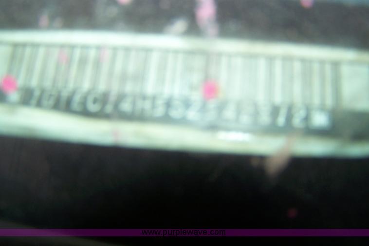 image for item 7294 1995 GMC Sierra C1500 SL long bed pickup truck