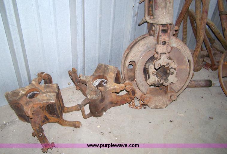 image for item 7296 Assorted oil production equipment