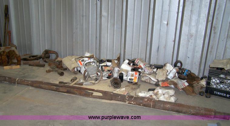 image for item 7296 Assorted oil production equipment