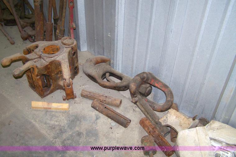 image for item 7296 Assorted oil production equipment