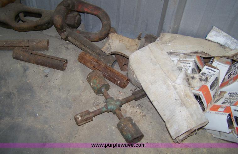 image for item 7296 Assorted oil production equipment