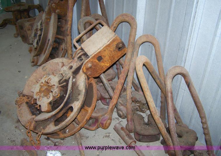 image for item 7296 Assorted oil production equipment