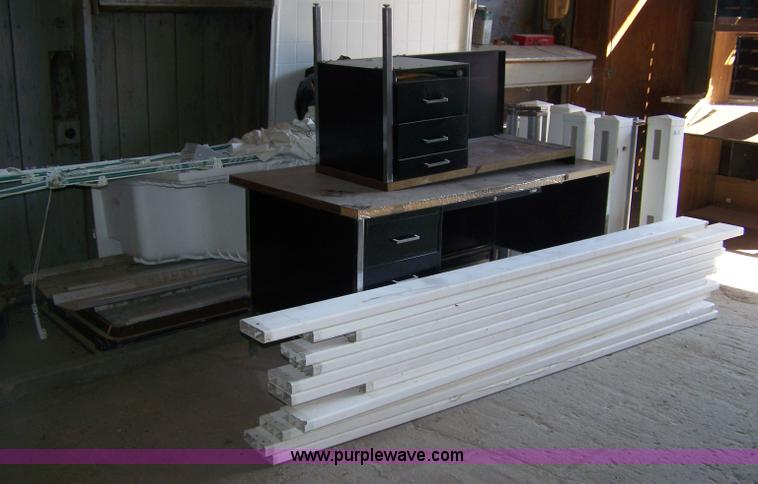 image for item 7297 White vinyl fence