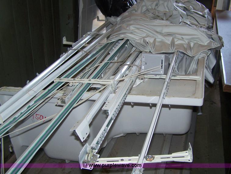 image for item 7297 White vinyl fence