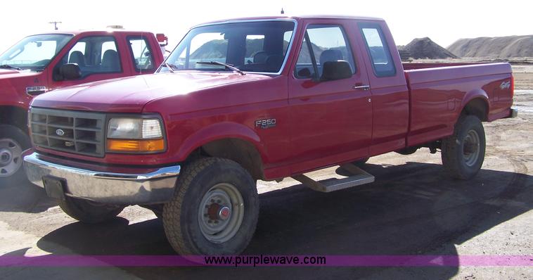 image for item 7325 1994 Ford F250 XL extended cab pickup truck