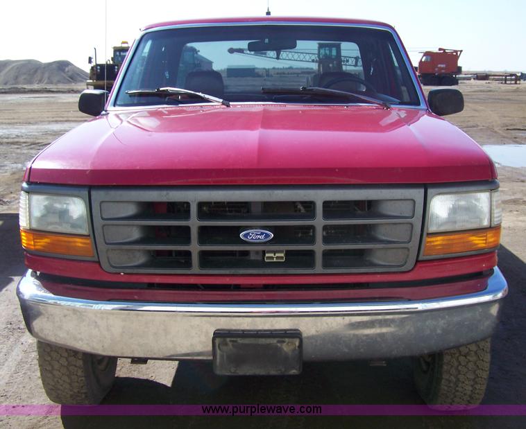 image for item 7325 1994 Ford F250 XL extended cab pickup truck