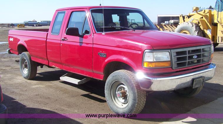 image for item 7325 1994 Ford F250 XL extended cab pickup truck
