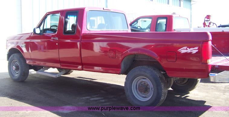 image for item 7325 1994 Ford F250 XL extended cab pickup truck