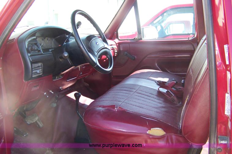 image for item 7325 1994 Ford F250 XL extended cab pickup truck