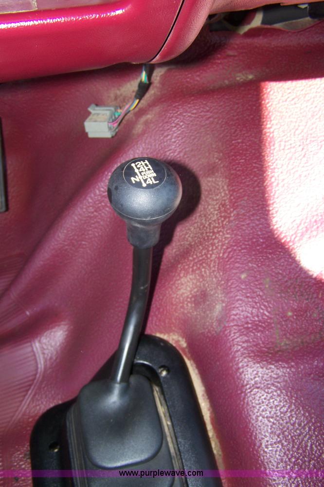 image for item 7325 1994 Ford F250 XL extended cab pickup truck