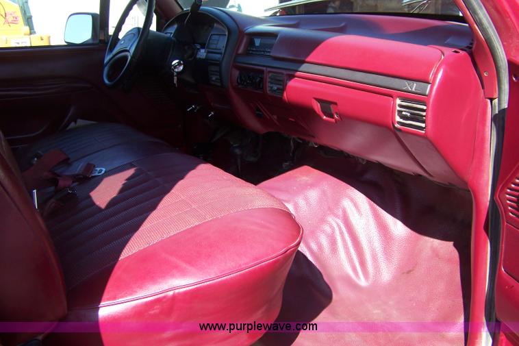 image for item 7325 1994 Ford F250 XL extended cab pickup truck
