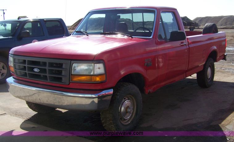 image for item 7326 1995 Ford F150 XL pickup truck