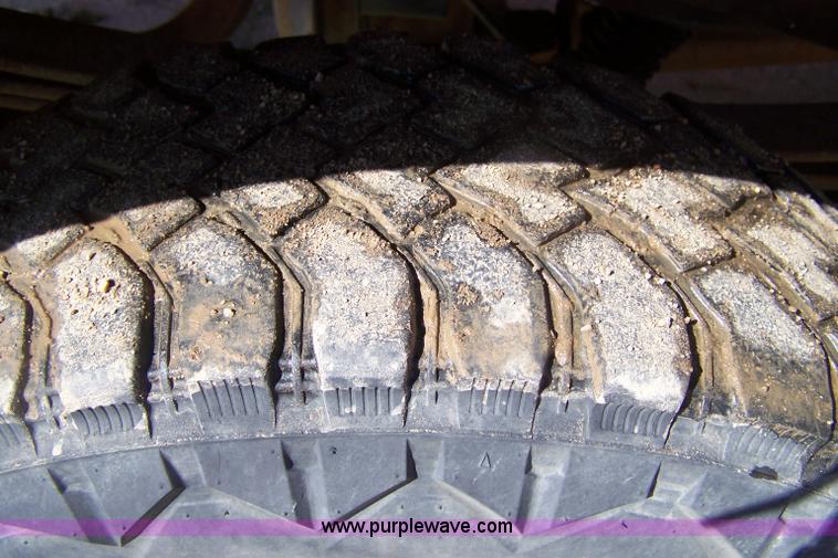 image for item 7326 1995 Ford F150 XL pickup truck