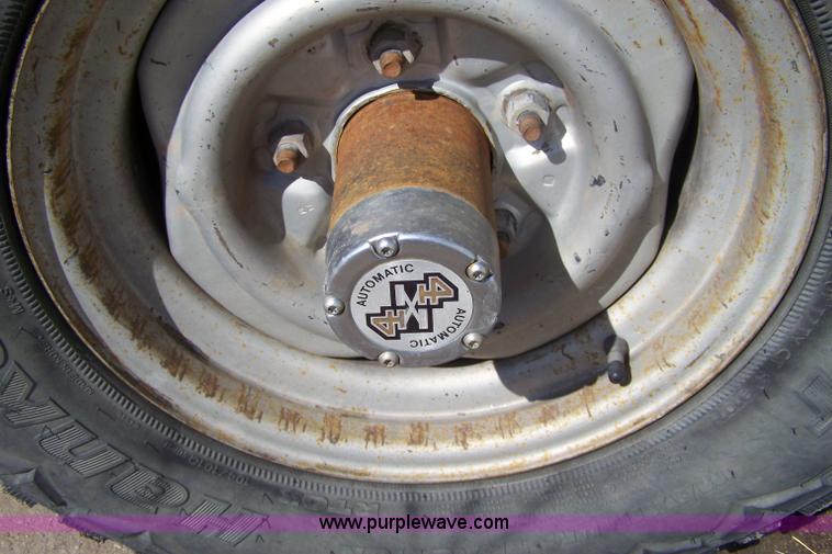 image for item 7326 1995 Ford F150 XL pickup truck