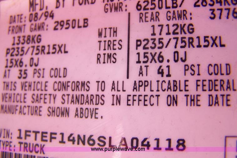 image for item 7326 1995 Ford F150 XL pickup truck