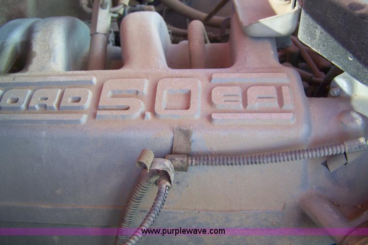 image for item 7326 1995 Ford F150 XL pickup truck