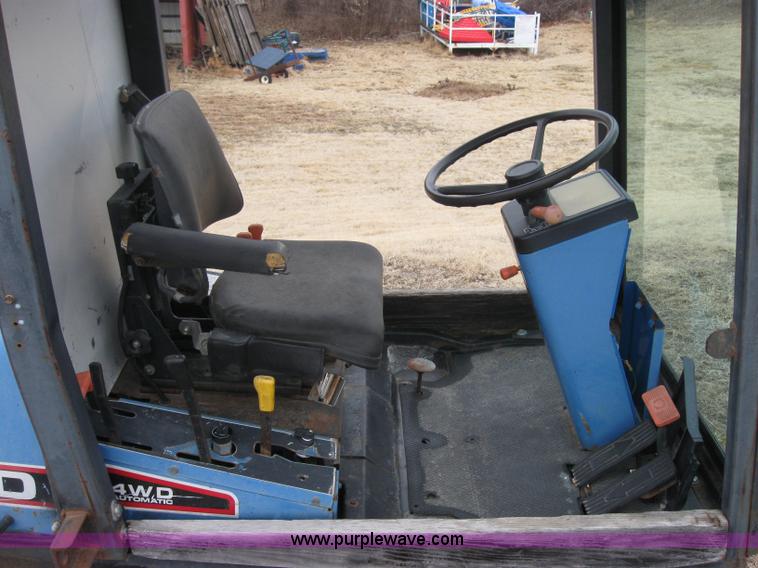 image for item 8510 Ford CM274 mower