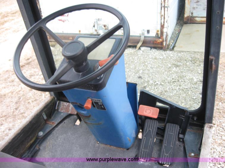 image for item 8510 Ford CM274 mower