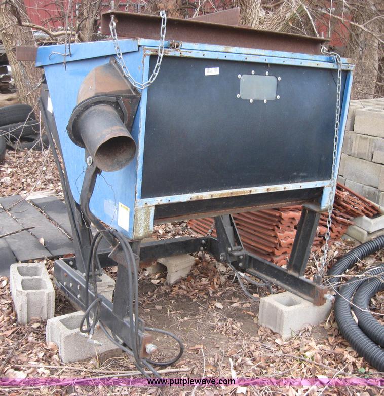 image for item 8512 Ford-NH bagger for Ford CM274 mower