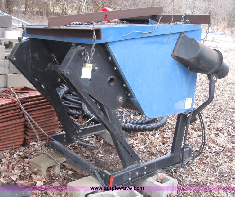 image for item 8512 Ford-NH bagger for Ford CM274 mower