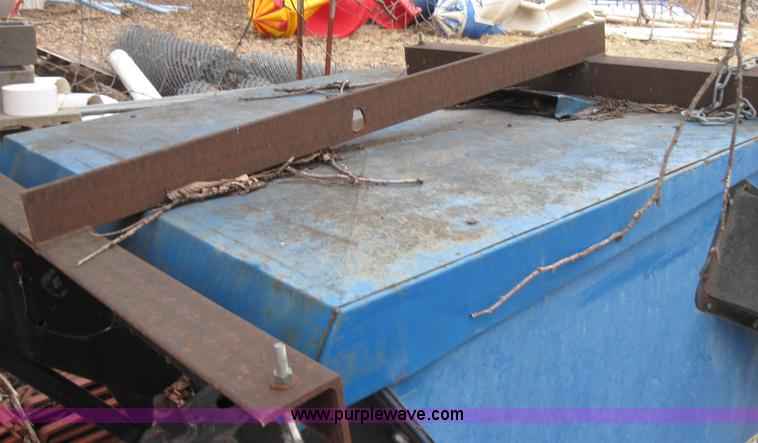 image for item 8512 Ford-NH bagger for Ford CM274 mower