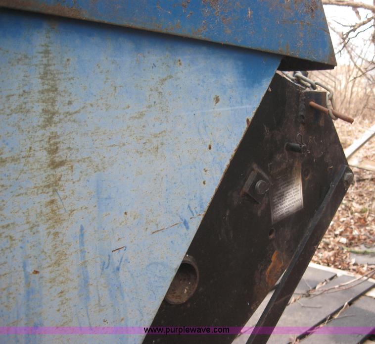 image for item 8512 Ford-NH bagger for Ford CM274 mower