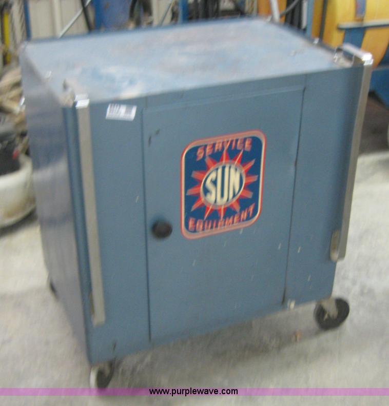 image for item 8513 Sun metal cabinet