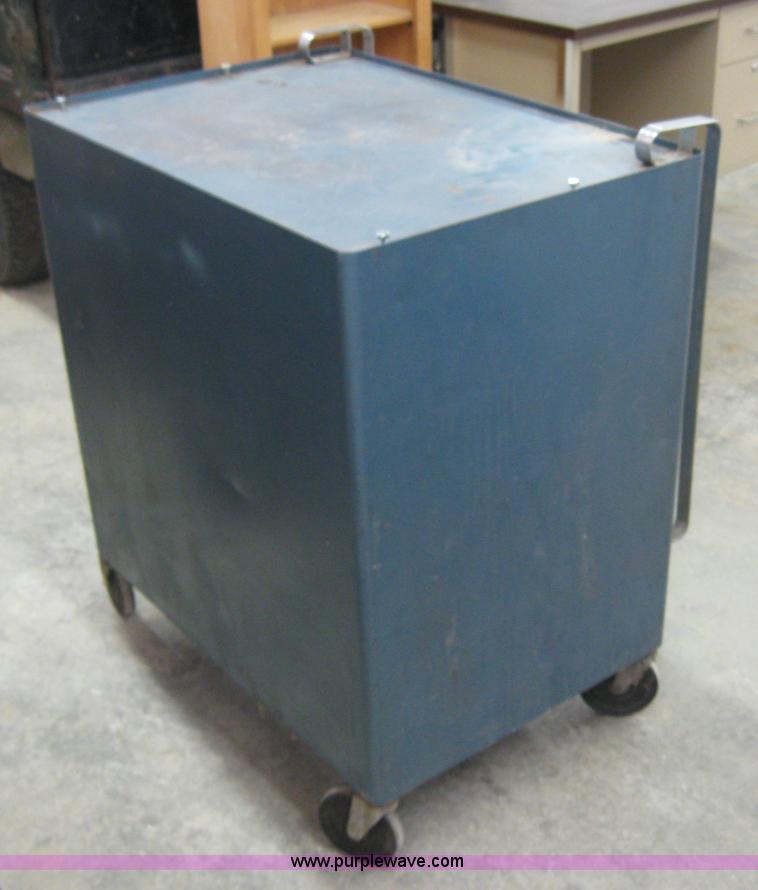 image for item 8513 Sun metal cabinet