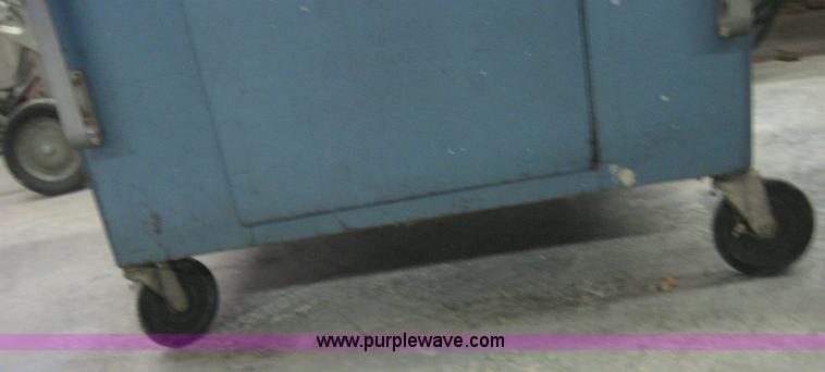 image for item 8513 Sun metal cabinet