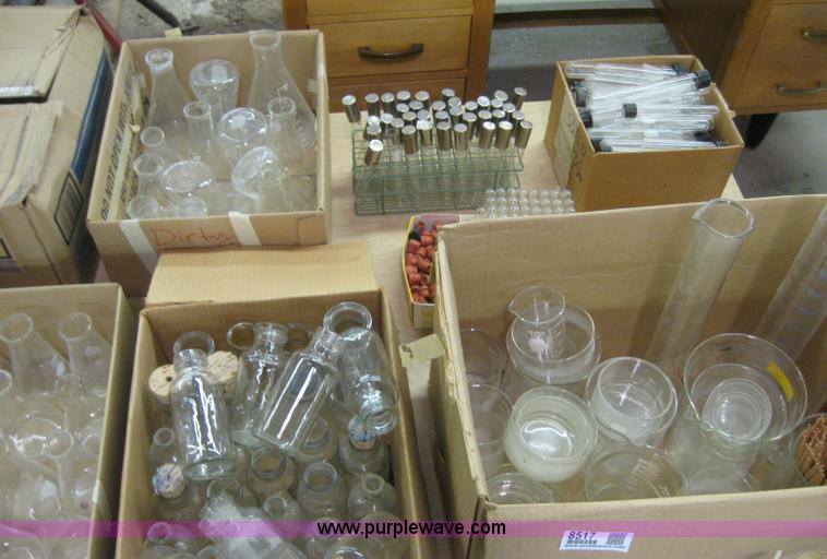 image for item 8517 Assorted science laboratory glassware