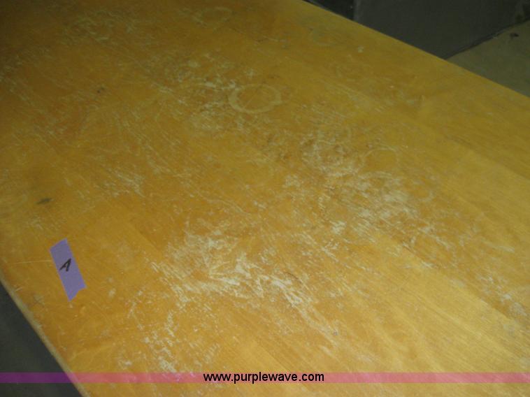 image for item 8521 (6) desks and furniture