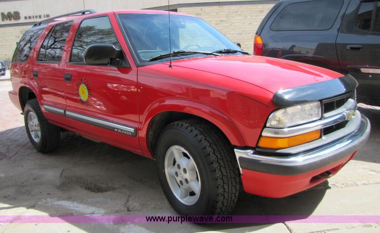 image for item 8662 2000 Chevrolet Blazer LS SUV