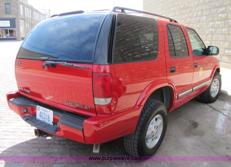 image for item 8662 2000 Chevrolet Blazer LS SUV