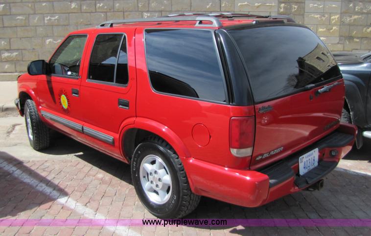image for item 8662 2000 Chevrolet Blazer LS SUV