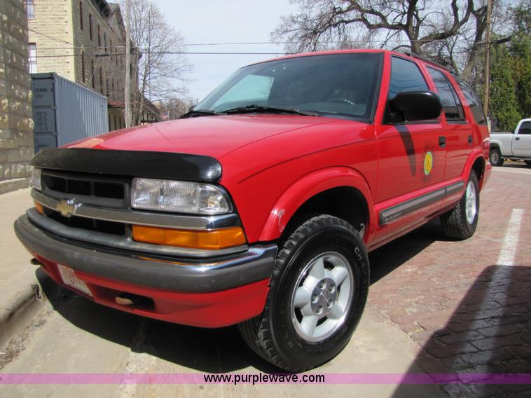 image for item 8662 2000 Chevrolet Blazer LS SUV
