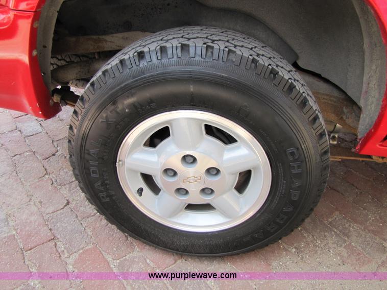 image for item 8662 2000 Chevrolet Blazer LS SUV