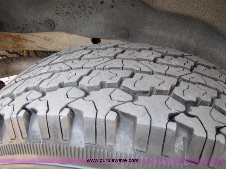 image for item 8662 2000 Chevrolet Blazer LS SUV