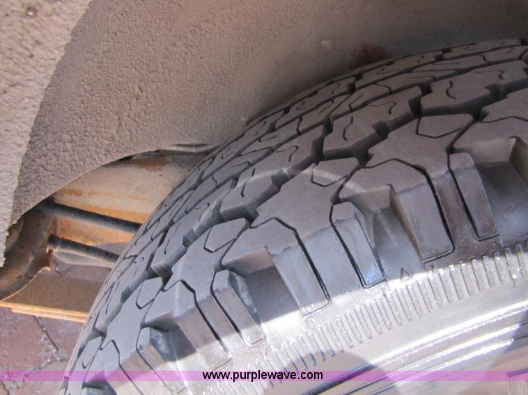 image for item 8662 2000 Chevrolet Blazer LS SUV